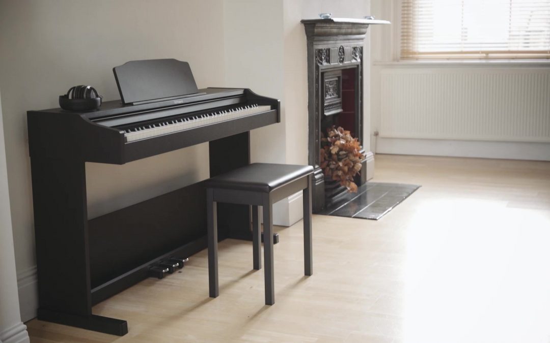 Roland RP102 古典與現代的結合，藍芽智慧家庭鋼琴，贈送耳機、琴椅